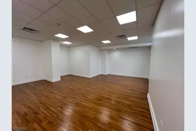 407 39th St, Union City, NJ 07087 - Photo 3