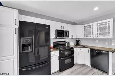 15 Spruce Ter, Mount Arlington, NJ 07856 - Photo 5