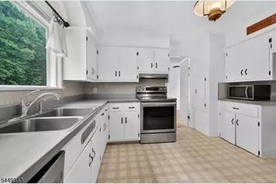 85 Ann St, Dover, NJ 07801 - Photo 13