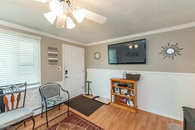 7 Park Ave, Wanaque, NJ 07420 - Photo 11