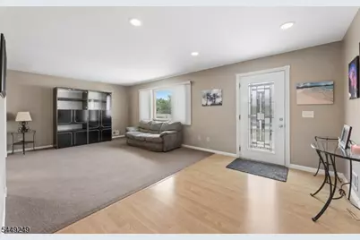 56 Chesapeake Ave, Parsippany, NJ 07034 - Photo 5