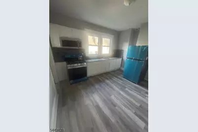 29 Irving St, Newark, NJ 07104 - Photo 3