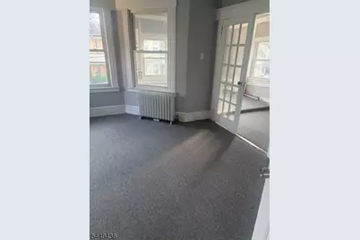 29 Irving St, Newark, NJ 07104 - Photo 5