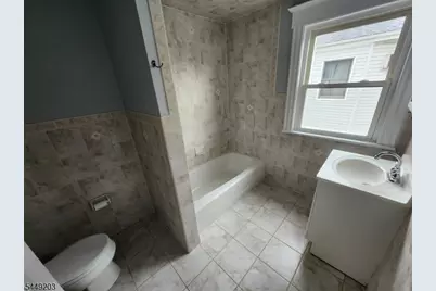 33 Livingston Ave #2, Lyndhurst Township, NJ 07071 - Photo 19