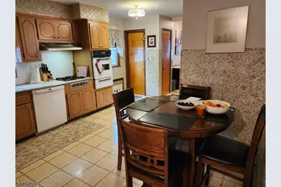 33 Livingston Ave #2, Lyndhurst Township, NJ 07071 - Photo 9