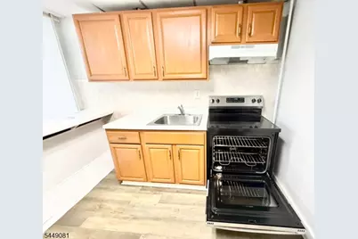 35 Krueger Pl, Passaic, NJ 07055 - Photo 17