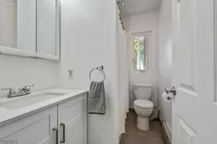 8 Oak Grove Rd, Caldwell, NJ 07006 - Photo 13