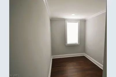 56 Hobart Pl, Clifton, NJ 07011 - Photo 9
