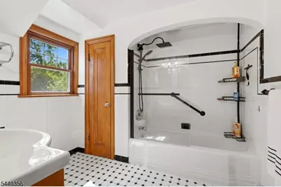 366 Vosseller Ave, Bound Brook, NJ 08805 - Photo 23