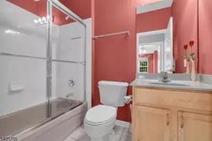 25 Daulton Dr, Franklin Township, NJ 08873 - Photo 23