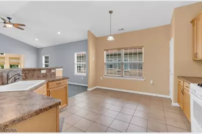 25 Daulton Dr, Franklin Township, NJ 08873 - Photo 15