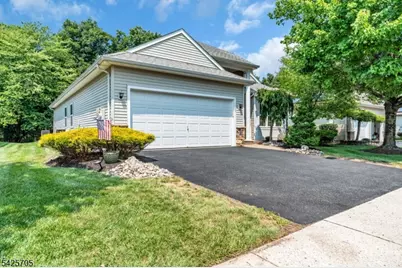 25 Daulton Dr, Franklin Township, NJ 08873 - Photo 3