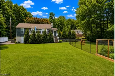 18 Tamarack Rd, Byram Township, NJ 07821 - Photo 5