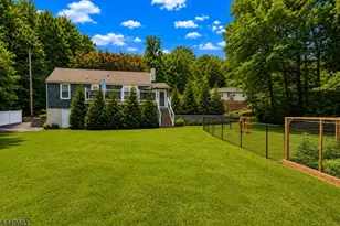 18 Tamarack Rd, Byram Township, NJ 07821 - Photo 5
