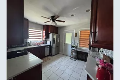 329 Ford Ave, Woodbridge Township, NJ 08863 - Photo 11