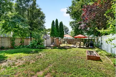 90 7th St, Ridgefield, NJ 07660 - Photo 7
