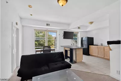133 N Maple Ave #303, East Orange, NJ 07017 - Photo 9