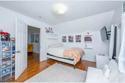 160 Mt Vernon St, Ridgefield, NJ 07660 - Photo 13