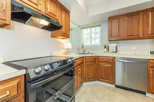31 Sage Ct Ondo, Bedminster Township, NJ 07921 - Photo 17