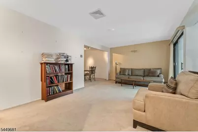 133 Overlook Dr, Union Township, NJ 08809 - Photo 3