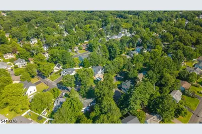 11 Maplewood Dr, Livingston, NJ 07039 - Photo 7
