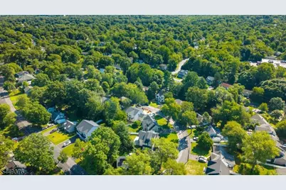 11 Maplewood Dr, Livingston, NJ 07039 - Photo 9