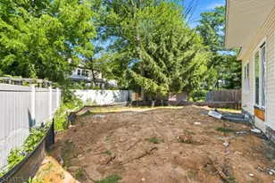 11 Maplewood Dr, Livingston, NJ 07039 - Photo 5