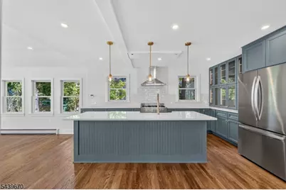 129 W Oak St, Bernards Township, NJ 07920 - Photo 9