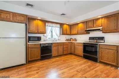 14 Hinchman Ave, Wayne, NJ 07470 - Photo 7