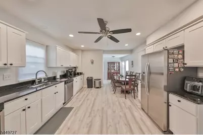 389 Grant St, Phillipsburg, NJ 08865 - Photo 17