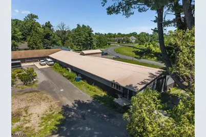 68 Johanna Farms Rd, Raritan Township, NJ 08551 - Photo 9