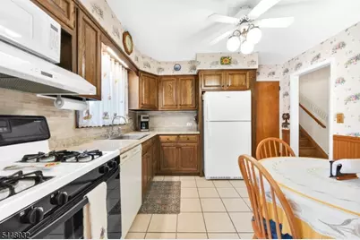 536 Fairway Dr, Union Township, NJ 07083 - Photo 9