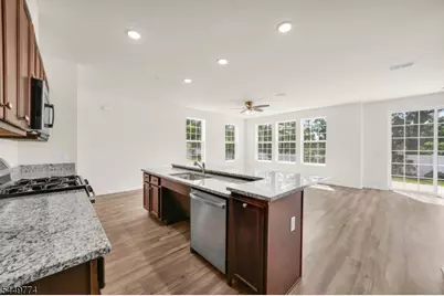 228 Park Ln, Dunellen, NJ 08812 - Photo 5