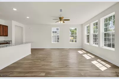228 Park Ln, Dunellen, NJ 08812 - Photo 9