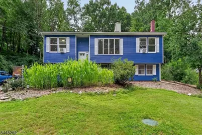 102 Meadow Rd, Hampton Township, NJ 07860 - Photo 5