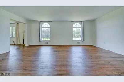 110 Hill Top Ln, Branchburg Township, NJ 08853 - Photo 17