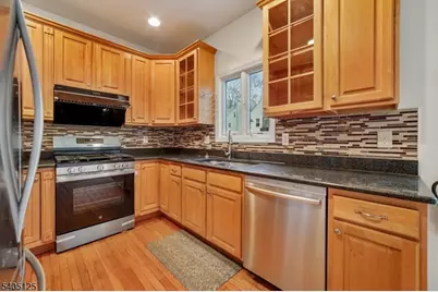 17 Grove St, Summit, NJ 07901 - Photo 9
