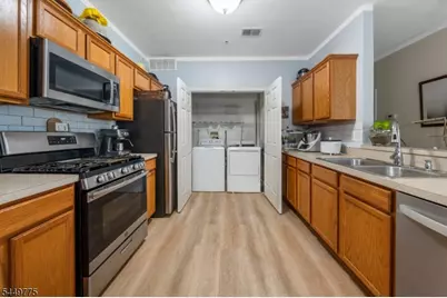 319 Sophee Ln, Lakewood Twp., NJ 08701 - Photo 11