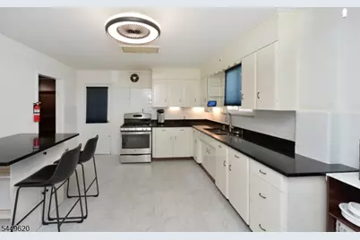 968 Byron Ave, Elizabeth, NJ 07208 - Photo 5