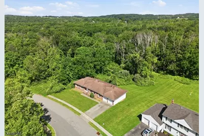 12 Aldersgate Cir, Mount Olive, NJ 07828 - Photo 3