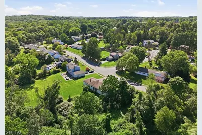 12 Aldersgate Cir, Mount Olive, NJ 07828 - Photo 11
