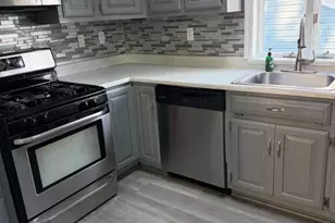 67 Rowland Ave, Hackensack, NJ 07601 - Photo 5