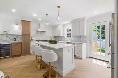 37 Congressional Pkwy, Livingston, NJ 07039 - Photo 5