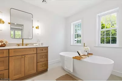37 Congressional Pkwy, Livingston, NJ 07039 - Photo 13