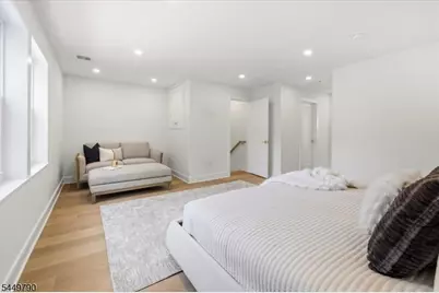 37 Congressional Pkwy, Livingston, NJ 07039 - Photo 11