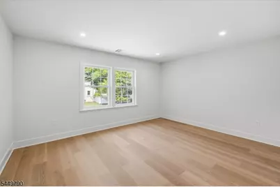 37 Congressional Pkwy, Livingston, NJ 07039 - Photo 19