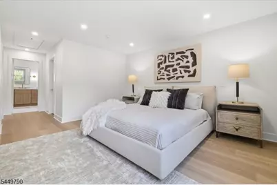 37 Congressional Pkwy, Livingston, NJ 07039 - Photo 9