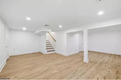37 Congressional Pkwy, Livingston, NJ 07039 - Photo 23