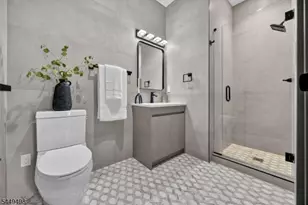 303 Washington St, Newark, NJ 07102 - Photo 17