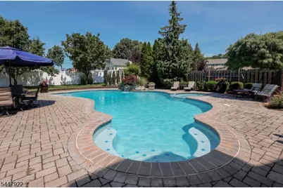 94 Hillcrest Dr, Clark Township, NJ 07066 - Photo 43